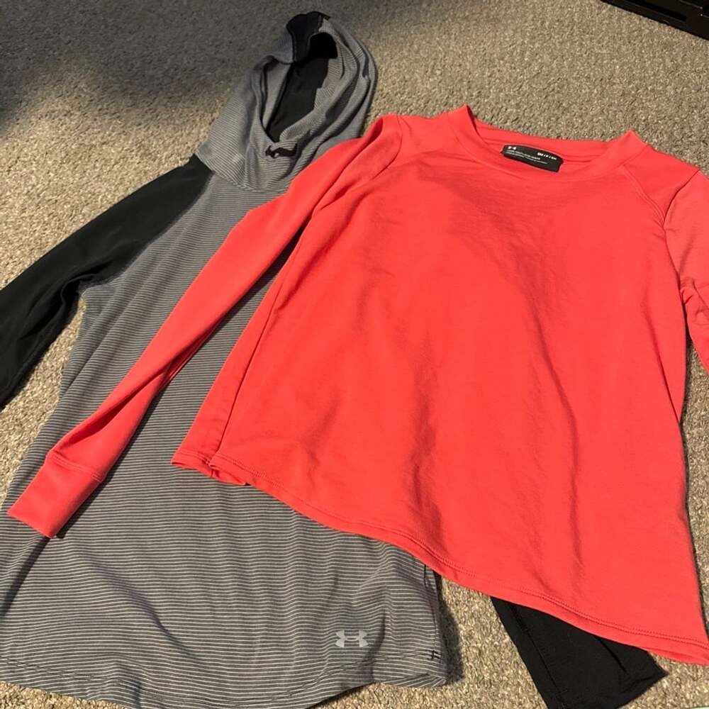 Under Armour Women's Long Sleeve Athletic Shirt and Hoodie Lot Size S